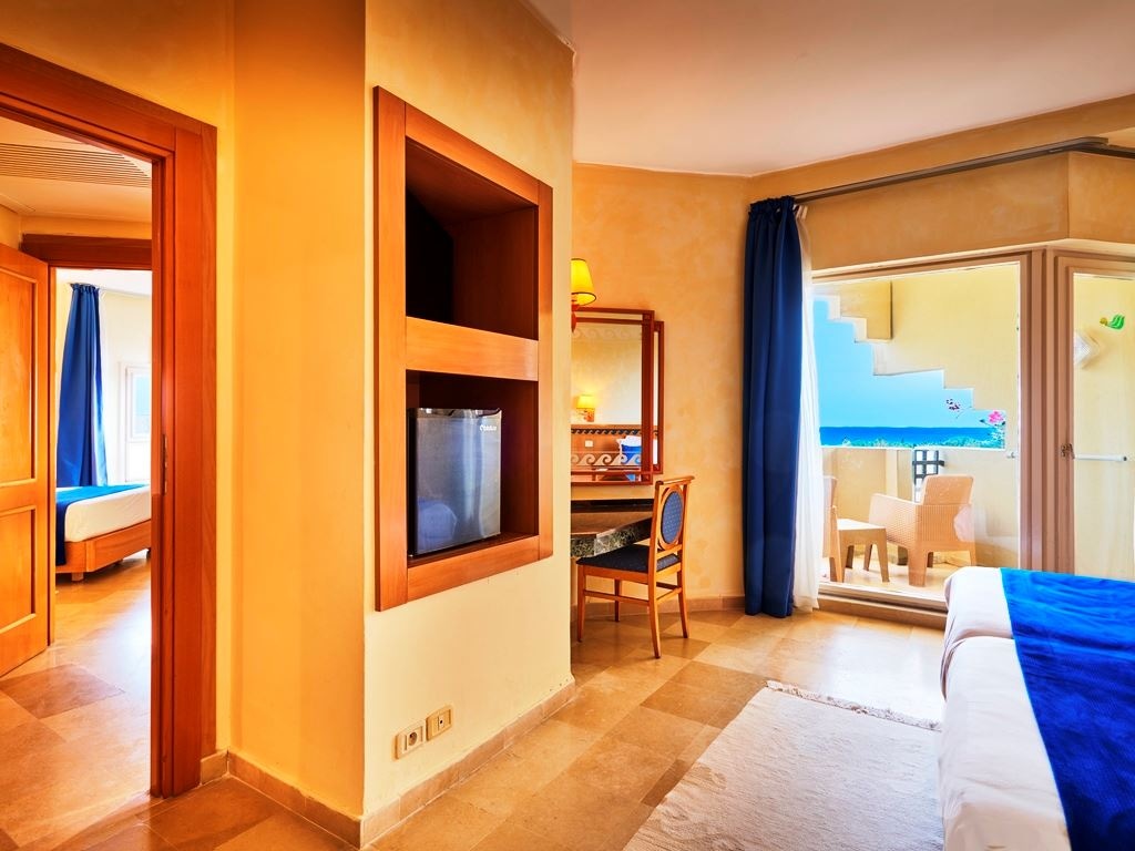 rooms-family-room-superior-2-separated-rooms