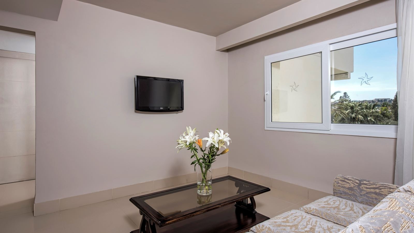 rooms-juniorsuite-garden-view