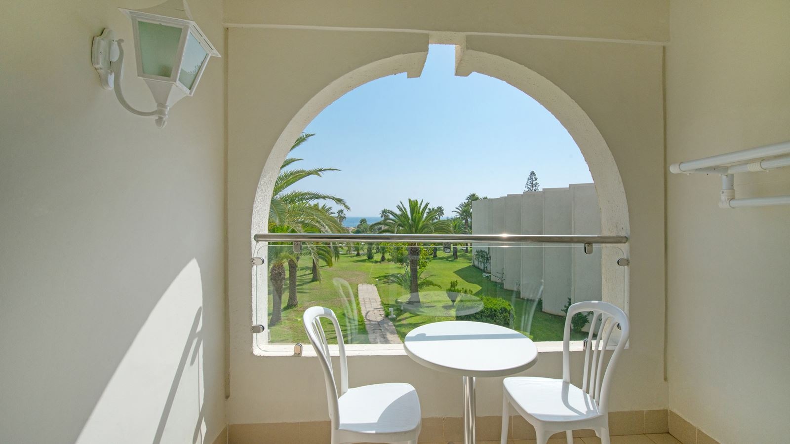 rooms-room-double-sideseaview