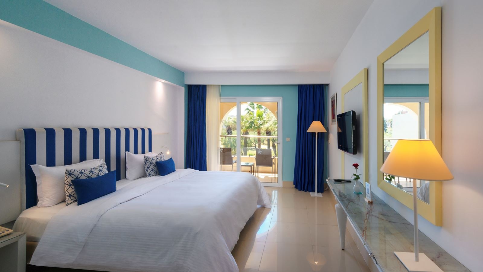 rooms-room-double-sideseaview