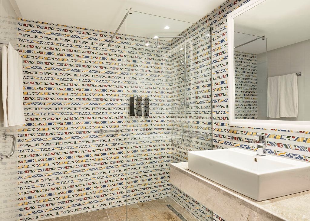 rooms-room-double-sideseaview