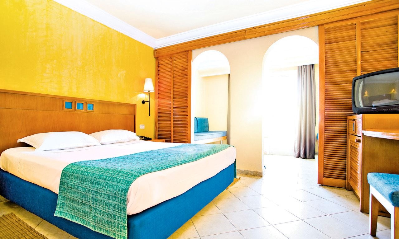 rooms-room-quad-family