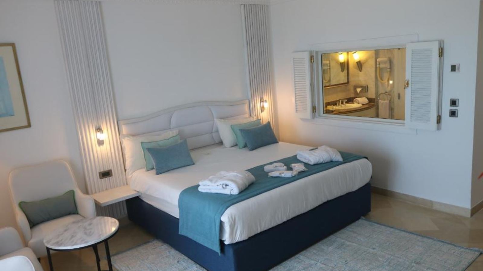 rooms-room-superior-pool-view