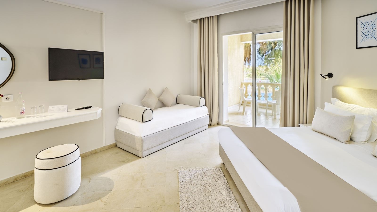 rooms-room-standard-balcony-or-terrace