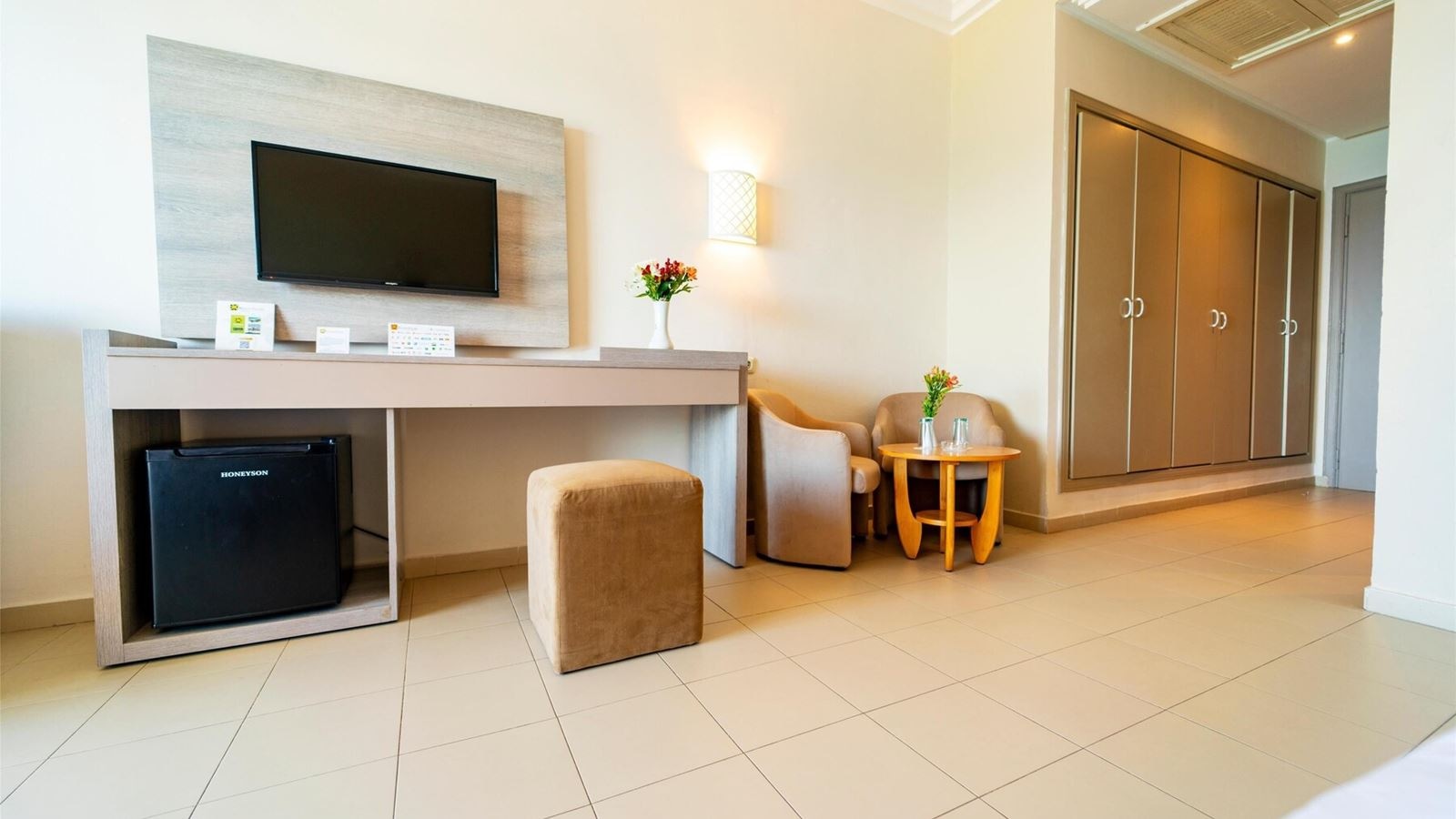 rooms-single-promo-room-city-view