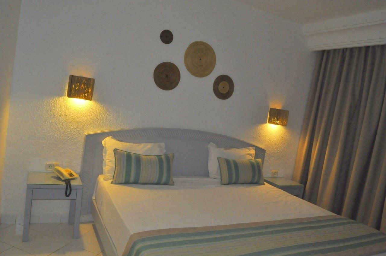 rooms-double-standard-room-gardenview