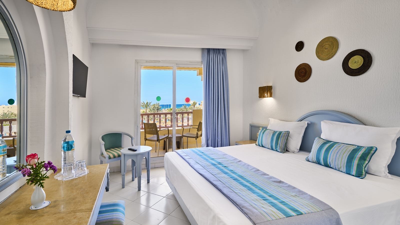 rooms-double-standard-room-gardenview