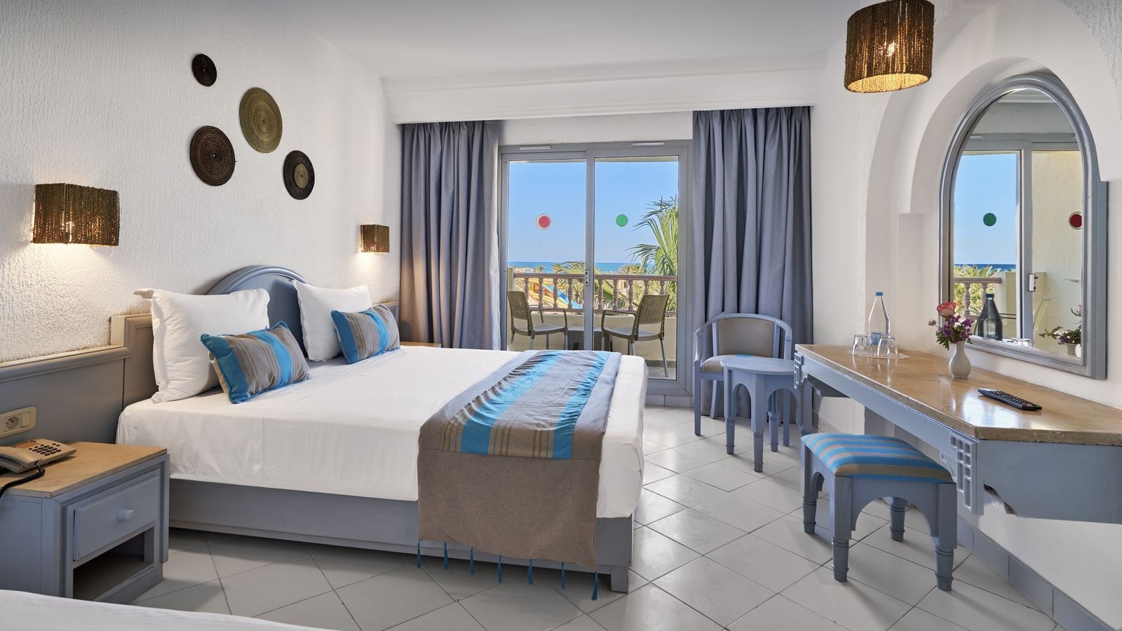 rooms-double-standard-room-gardenview