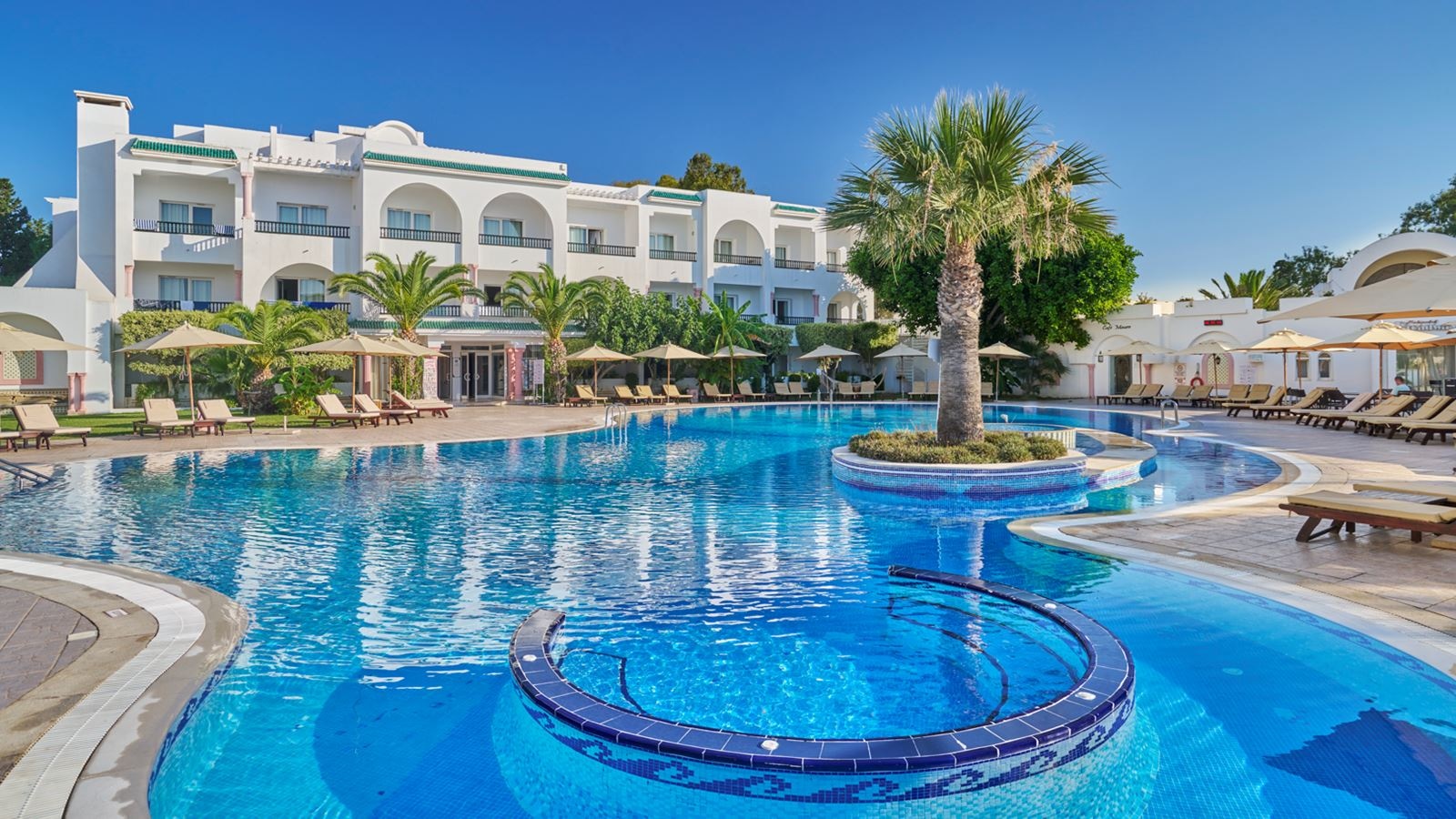 restaurants-pool-bar