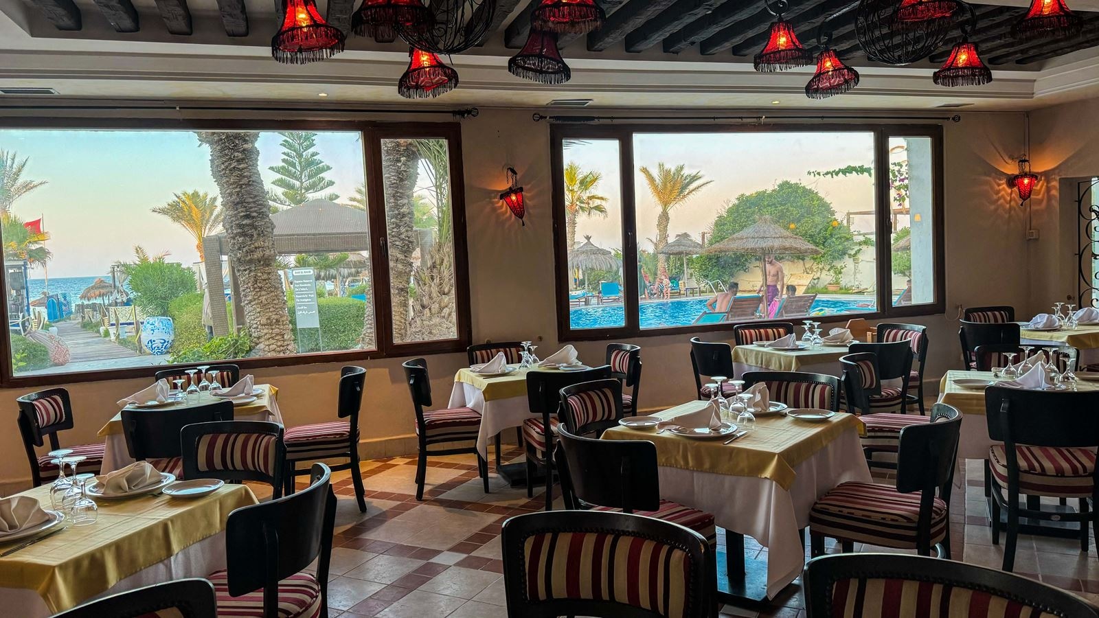 restaurants-main-building