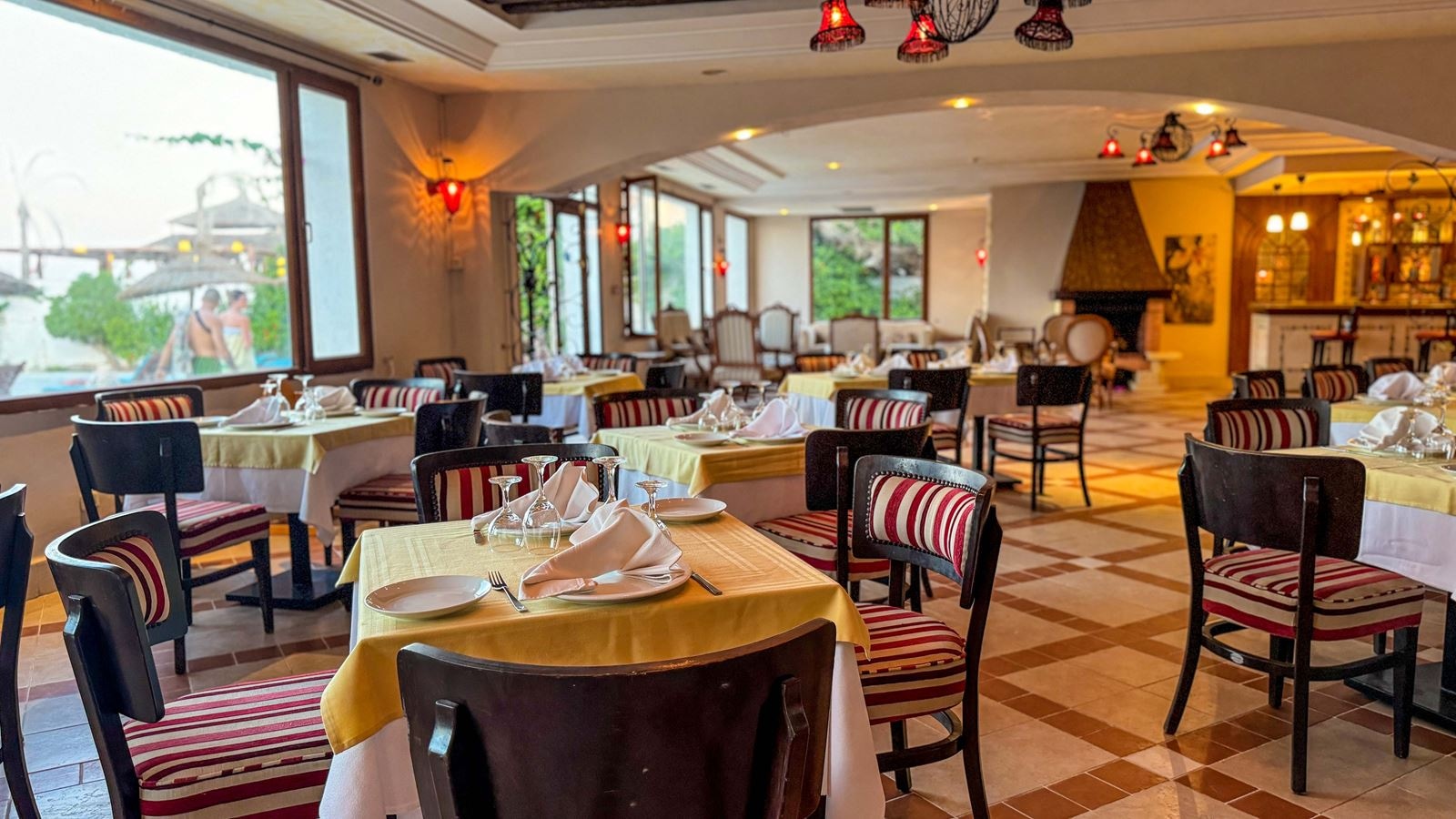 restaurants-main-building