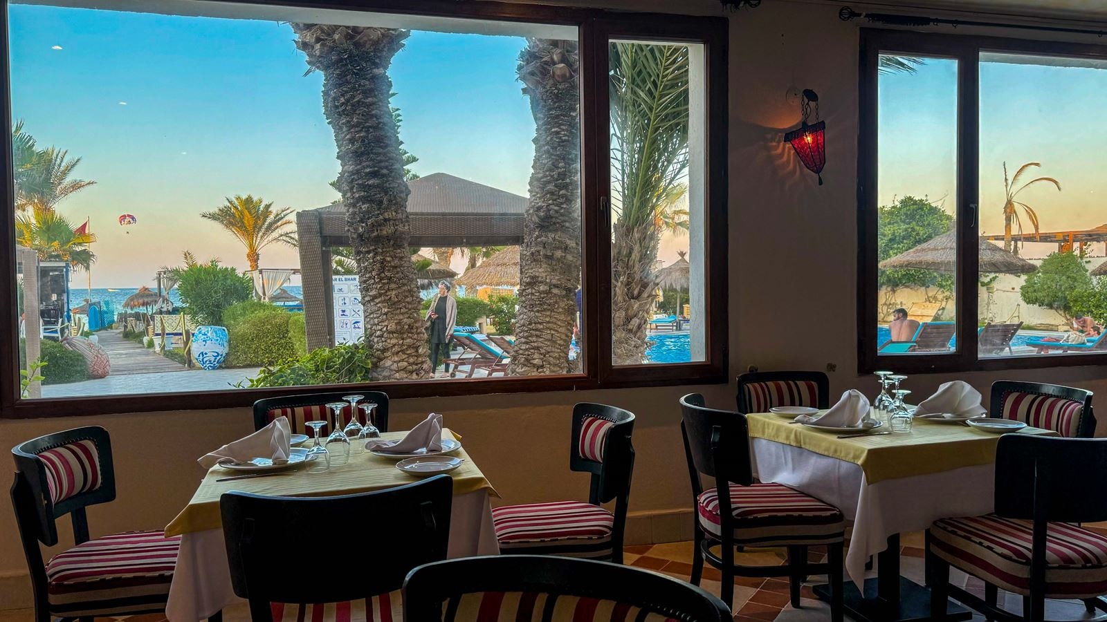 restaurants-main-building