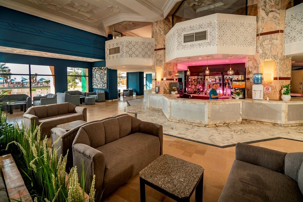 bars-almas-lobby-bar