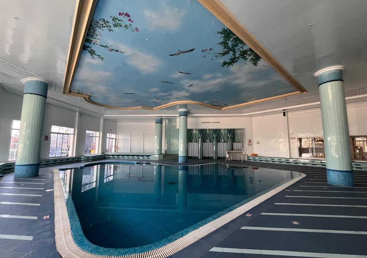 pools-indoor-pool