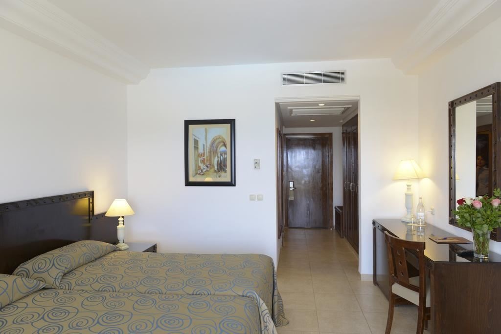 rooms-room-standard-gardenview