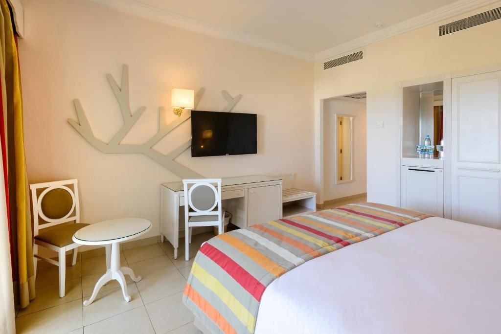 rooms-room-standard-singleuse-gardenview-terrace