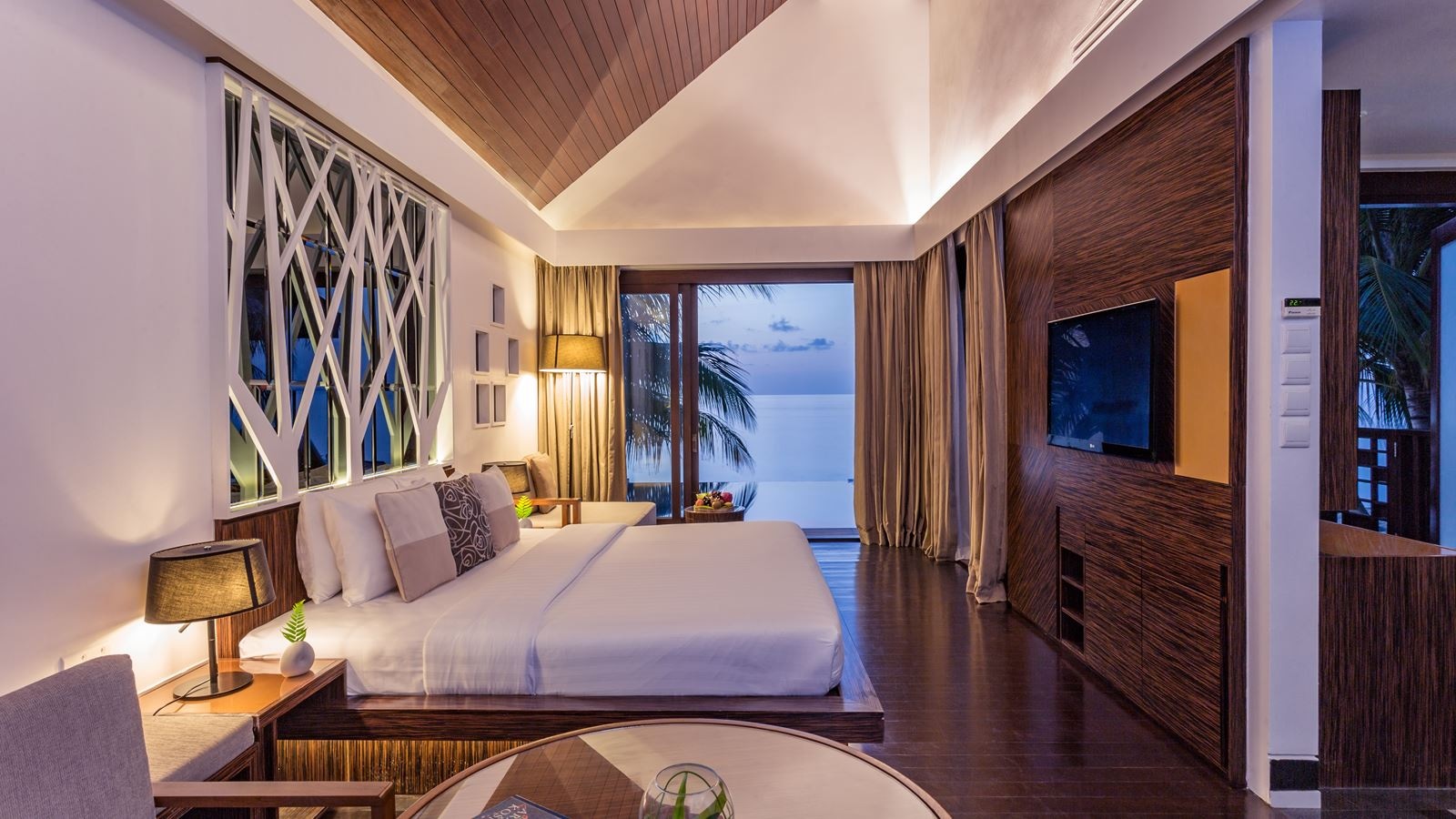 rooms-beach-pool-villa