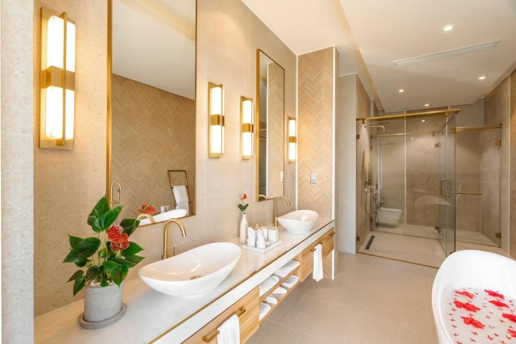 rooms-sunset-water-villa