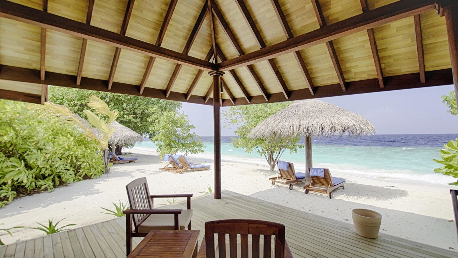 rooms-beach-villa-superior-sea-view