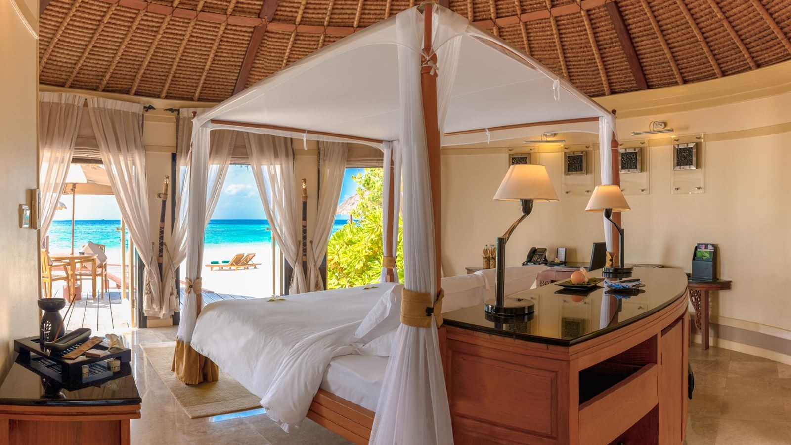 rooms-beachfront-pool-villa