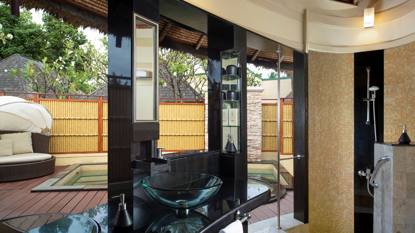 rooms-grand-beachfront-pool-villa