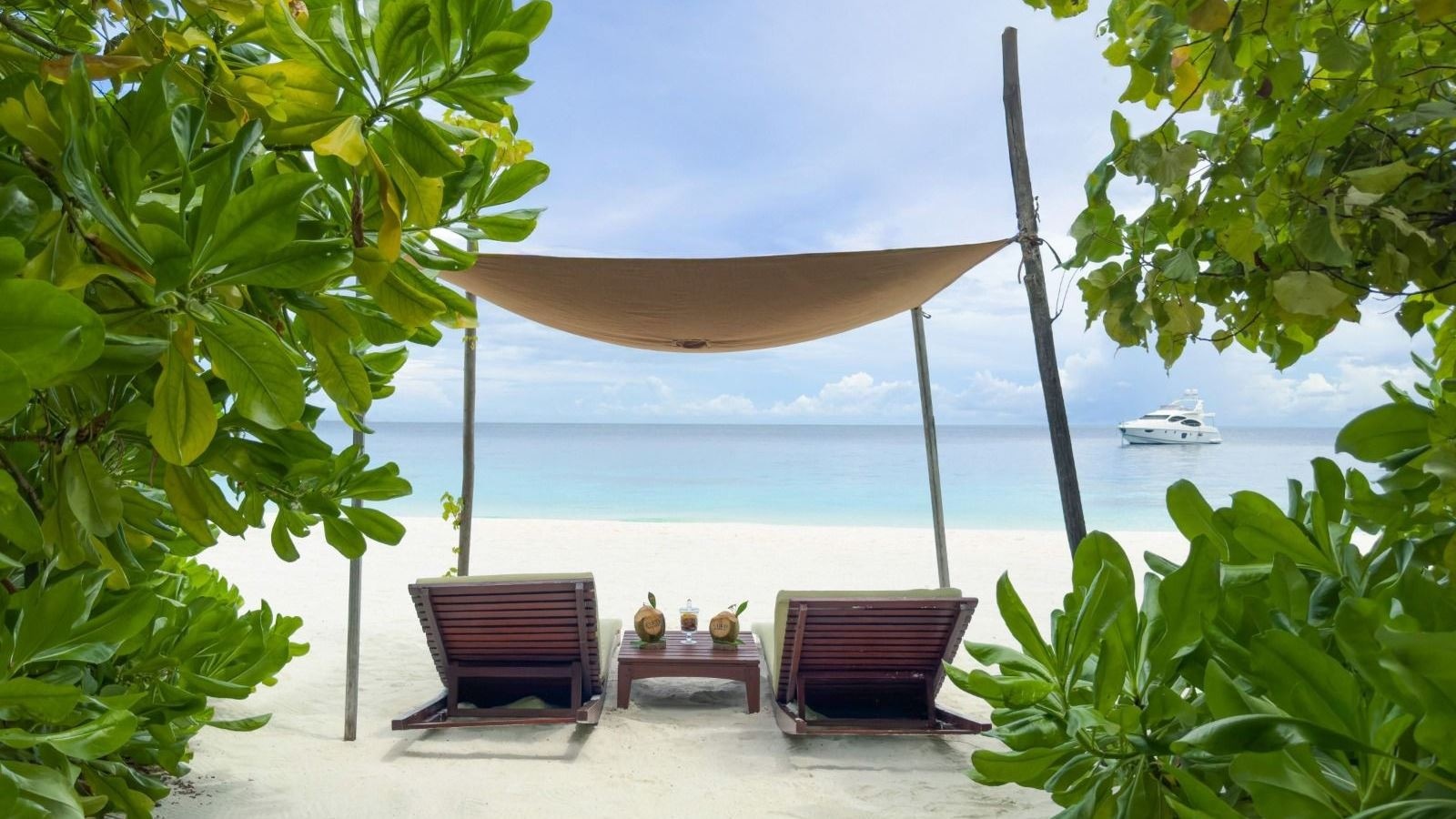 rooms-grand-premier-beach-villa-with-pool