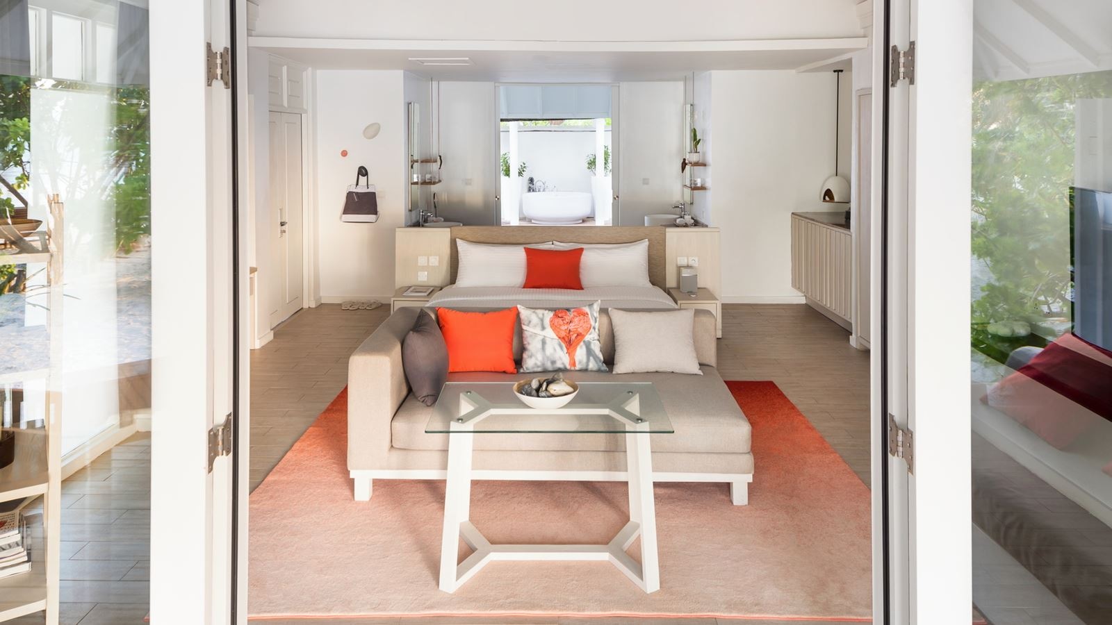 rooms-beach-pool-villa