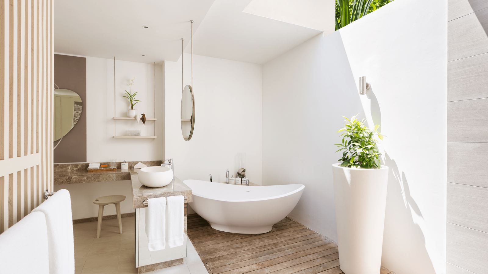 rooms-family-lagoon-pavilion