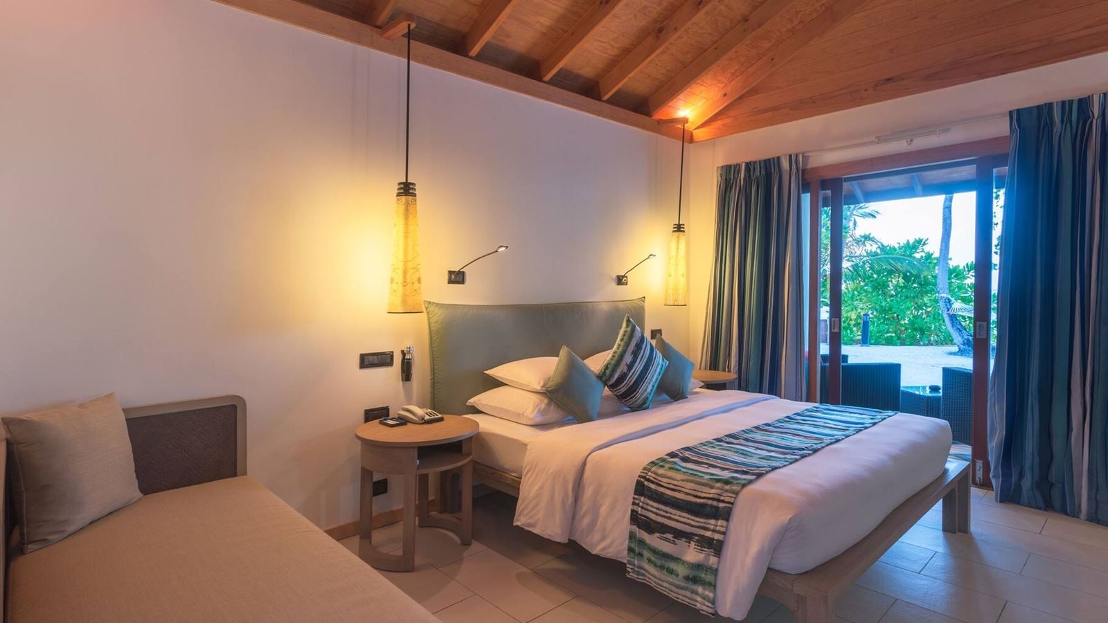 rooms-single-beach-villa