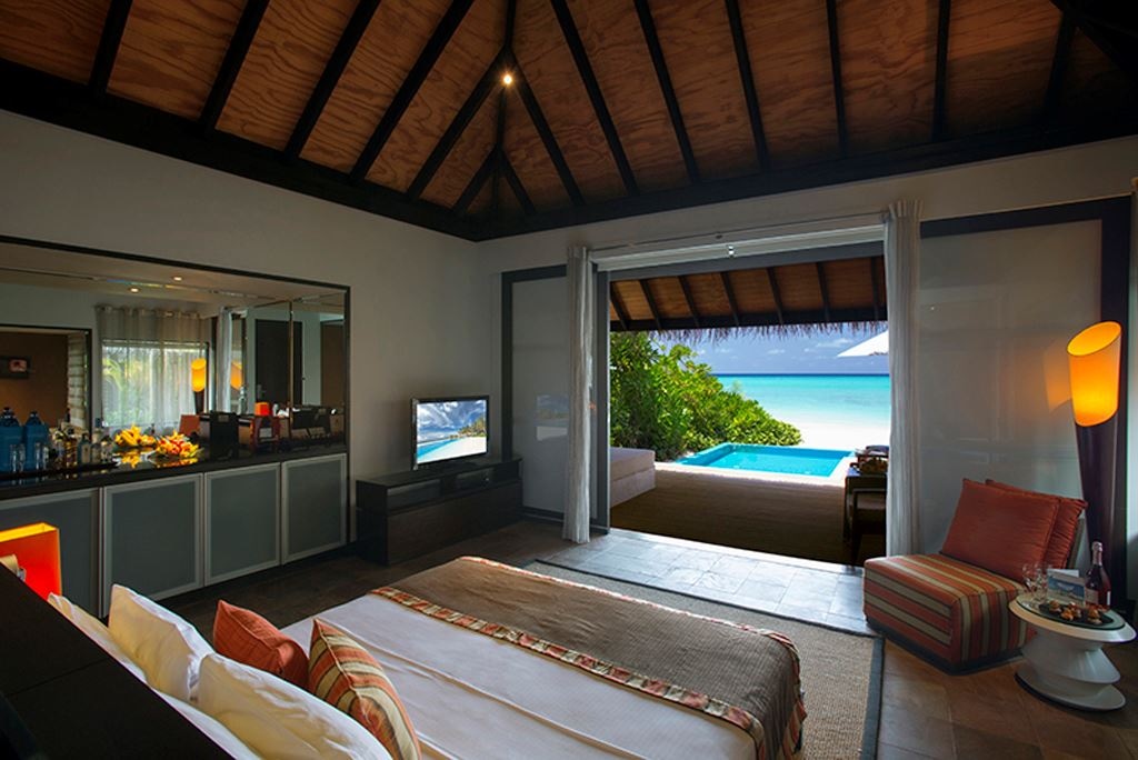 rooms-beach-villa-with-pool
