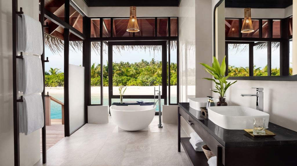 rooms-deluxe-over-water-villa