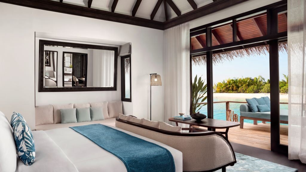 rooms-deluxe-over-water-villa