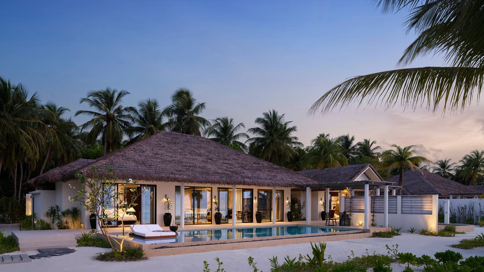 rooms-two-bedroom-residence-with-two-beach-pools