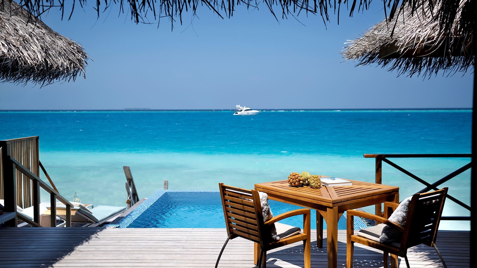 rooms-lagoon-bungalow-with-pool