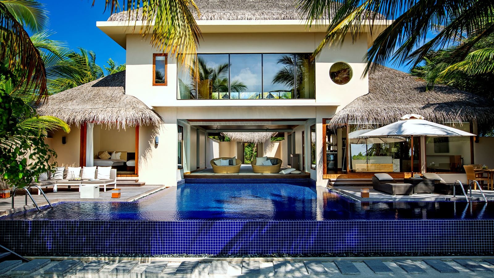 rooms-three-bedroom-beach-pavilion-with-pool