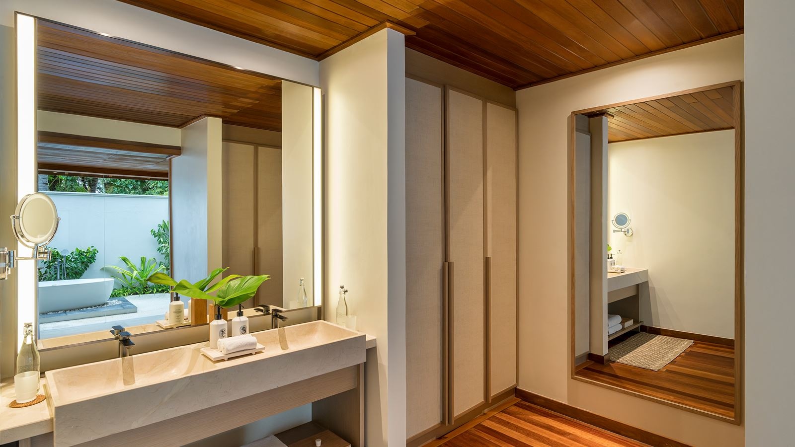 rooms-three-bedroom-beach-pavilion-with-pool