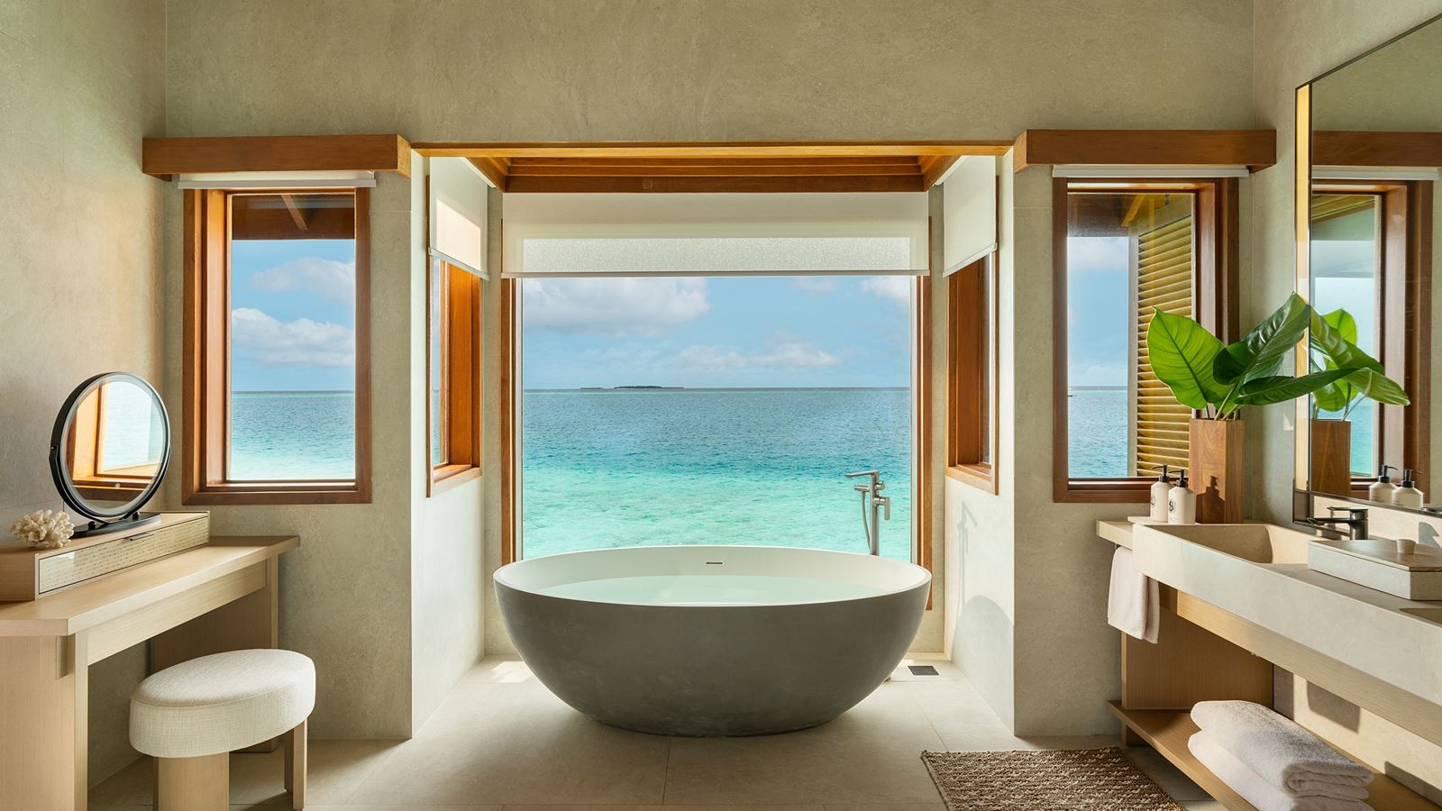 rooms-lagoon-bungalow-with-pool