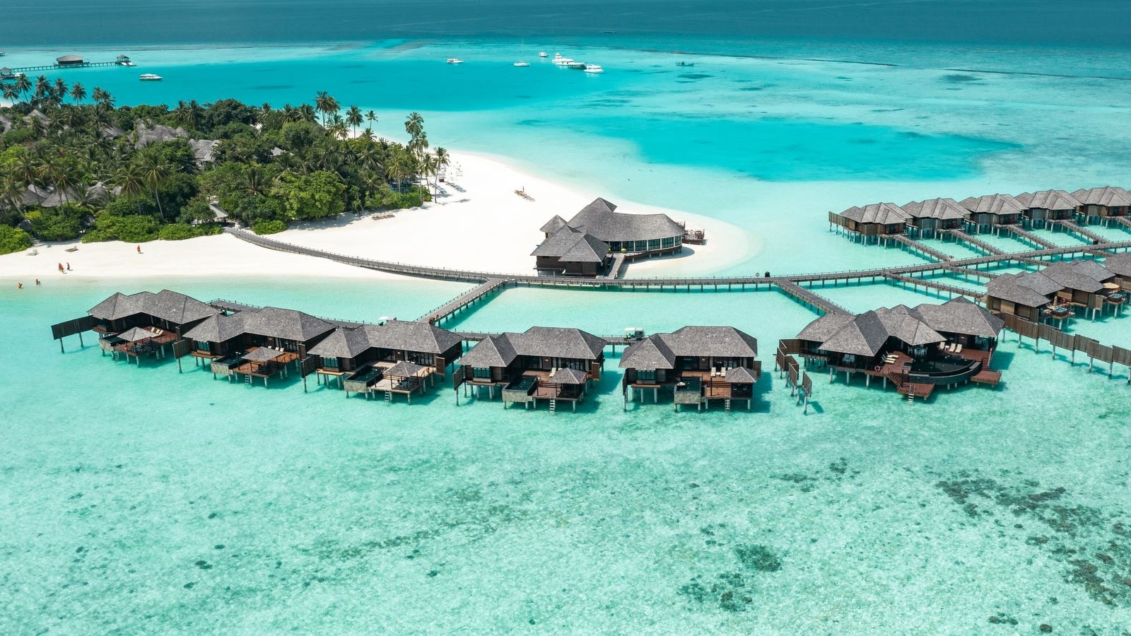 rooms-infinity-water-villa-with-pool