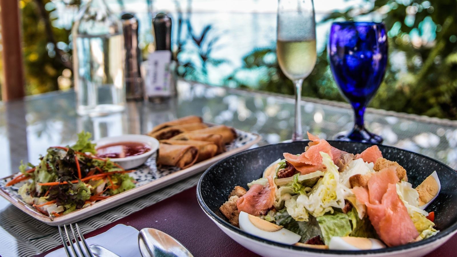 restaurants-bokkuraa-pool-deck