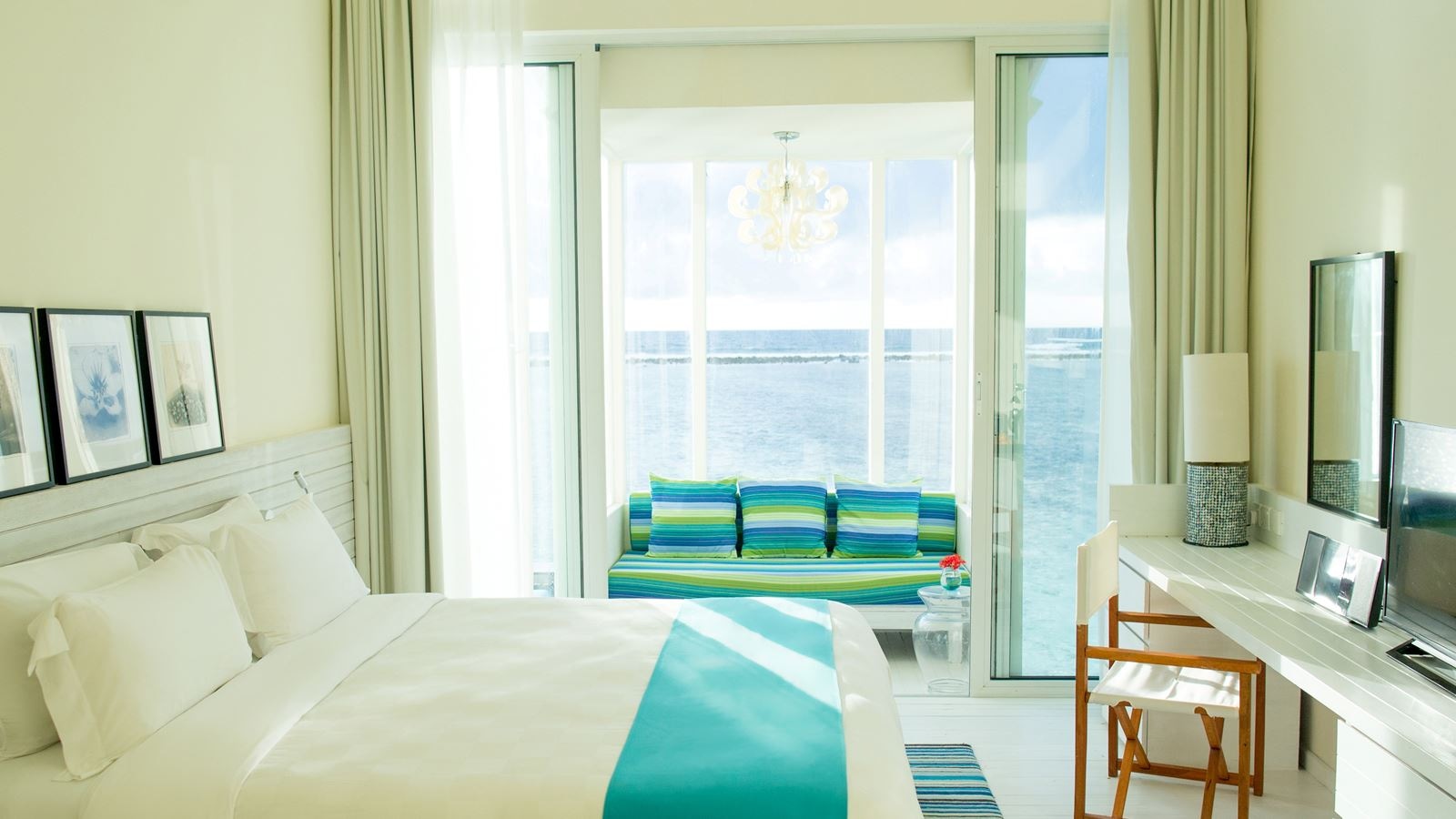 rooms-two-bedroom-overwater-villa