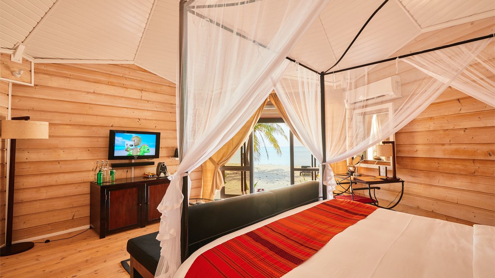 rooms-o-jacuzzi-beach-villas