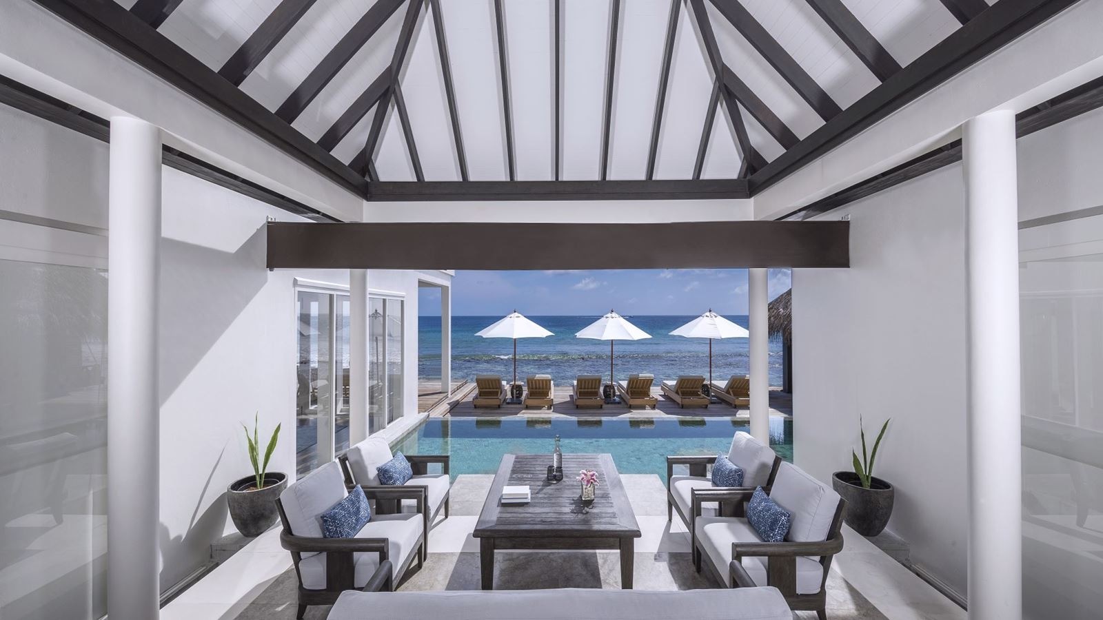 rooms-two-bedroom-beach-pool-residence