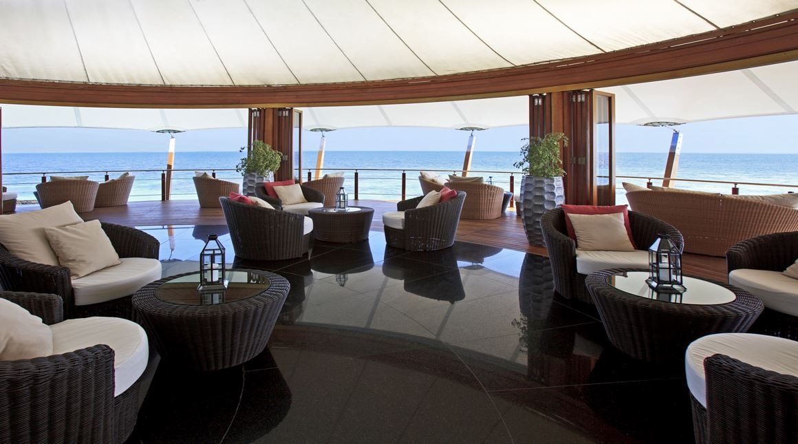 bars-the-lighthouse-lounge