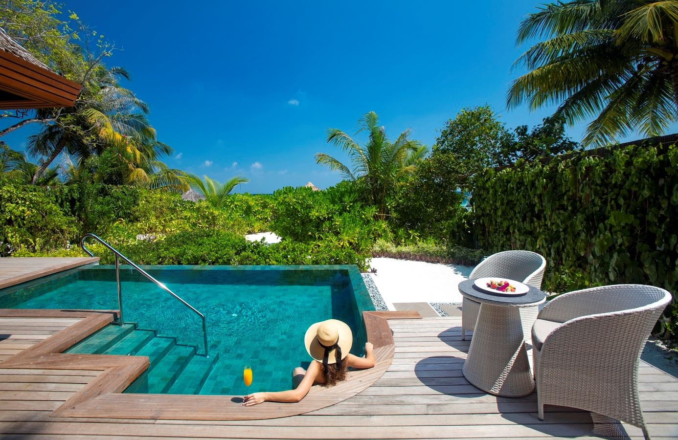 rooms-baros-suite-with-private-pool