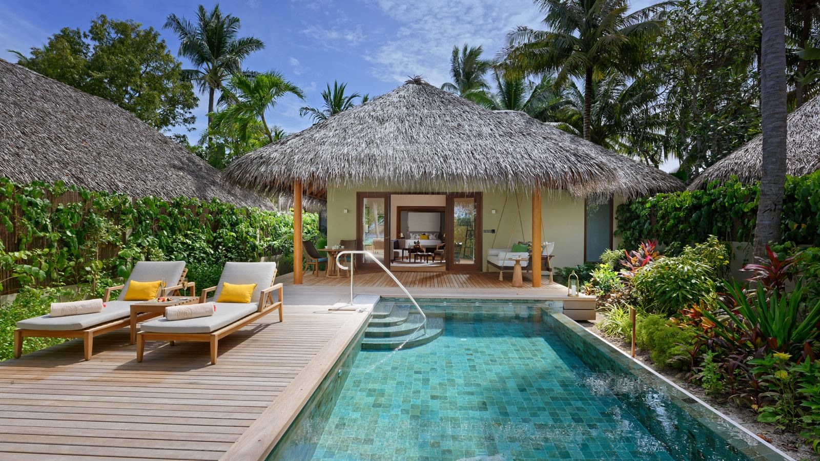 rooms-baros-residence-with-private-pool