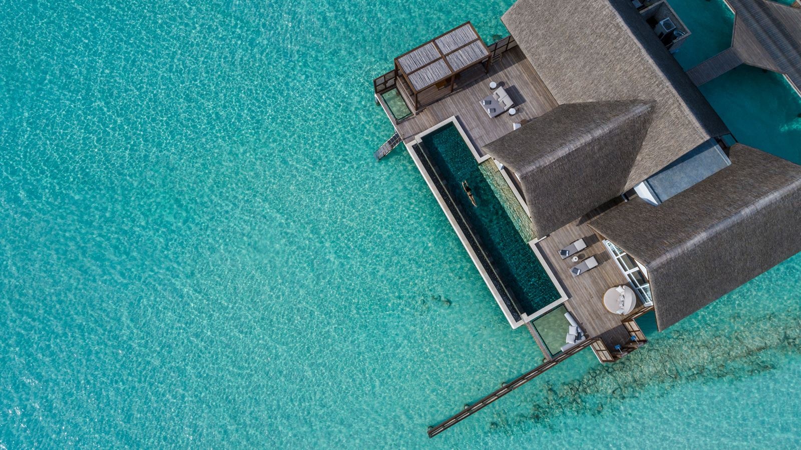 rooms-twobedroom-water-suite