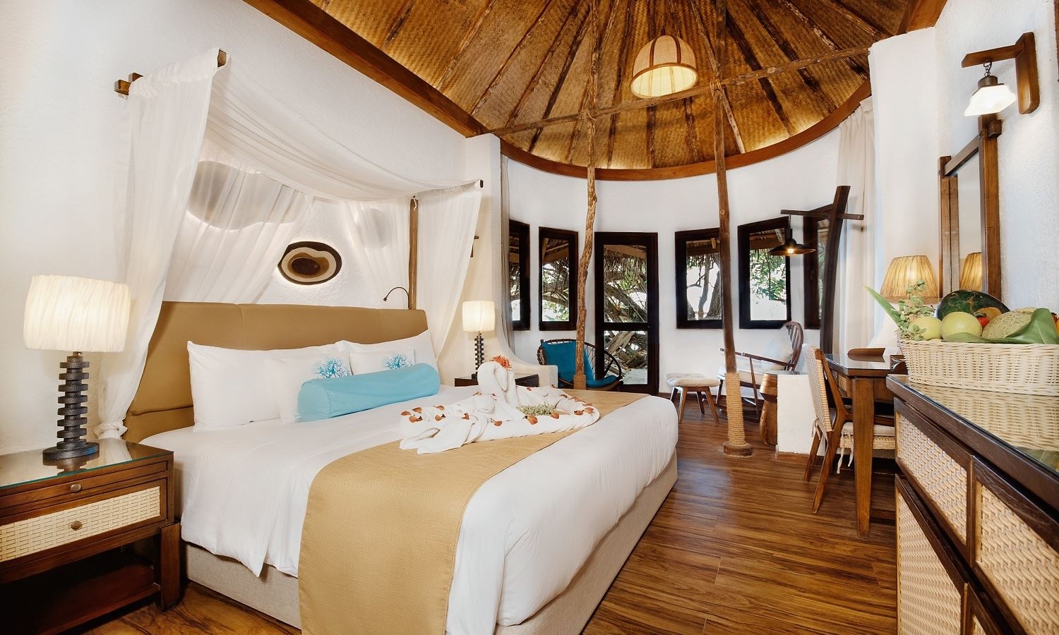 rooms-deluxe-beach-bungalow
