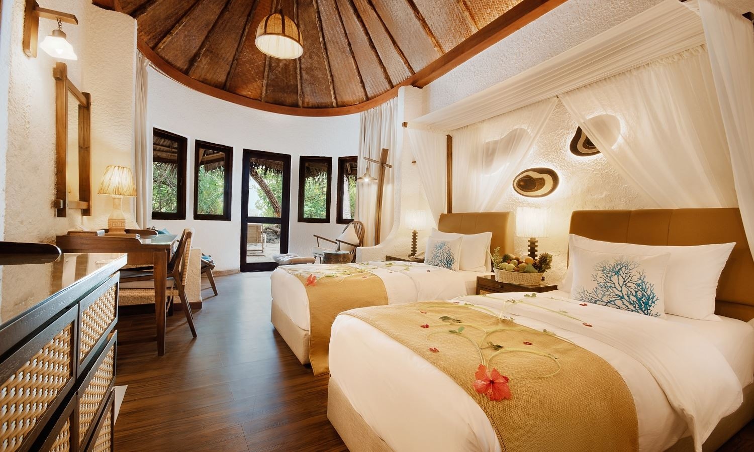 rooms-deluxe-beach-bungalow