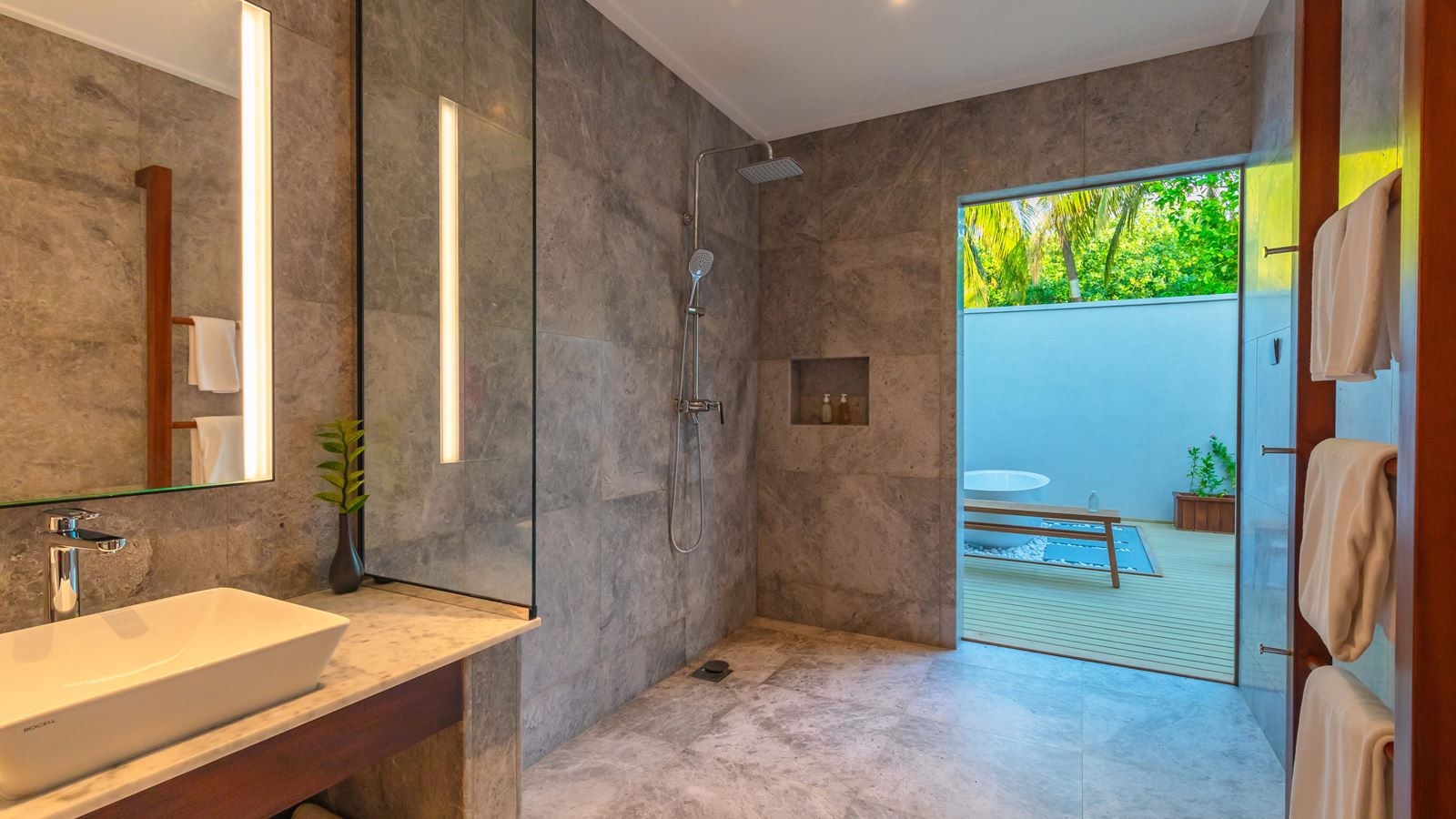 rooms-beach-pool-villa