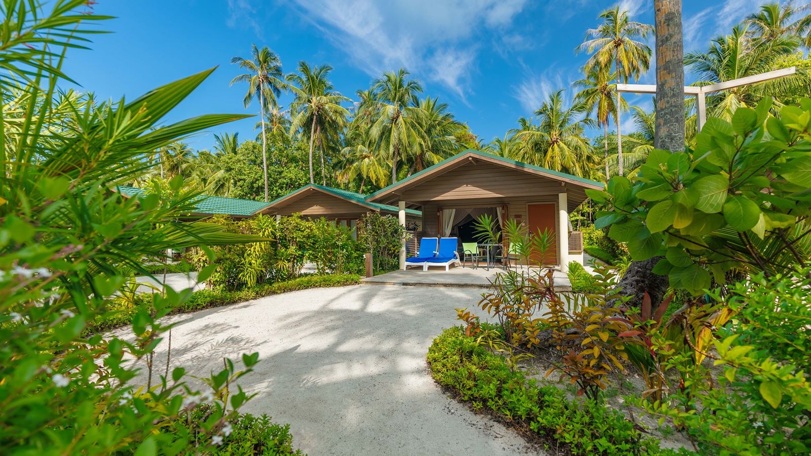 rooms-jacuzzi-beach-villa-18+-adults-only